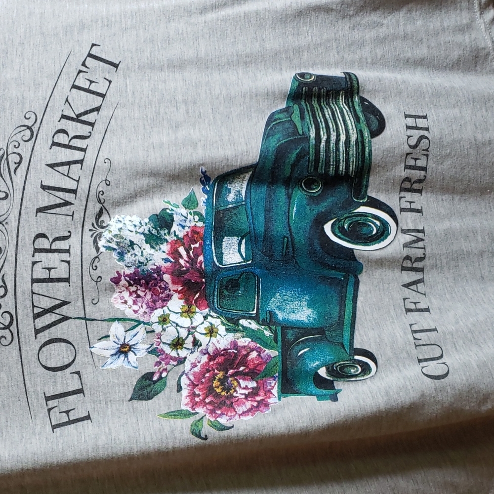 Ana Cabana V Neck TShirt - Picture 3 of 4